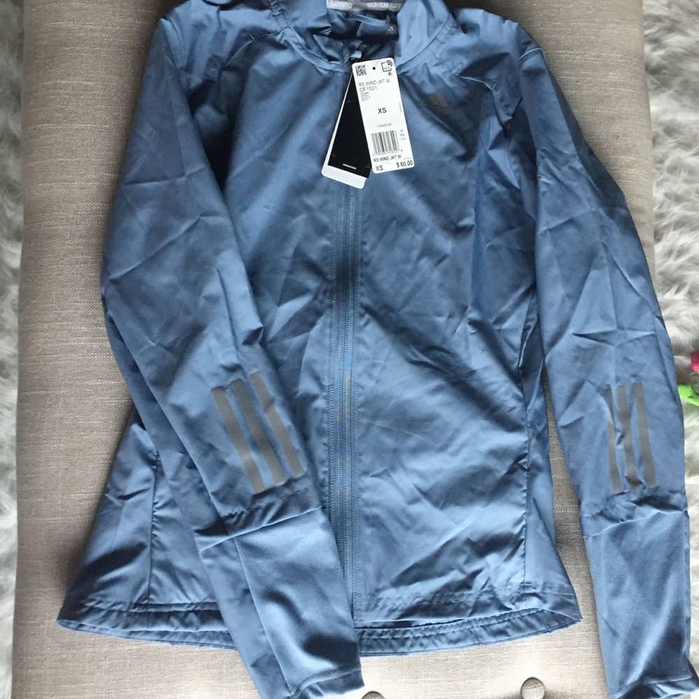 Adidas running light wind jacket xs light grey blu